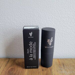 NEW Younique Touch A La Mode Cream to Powder Luminizer LUSTROUS Rose Gold .42 oz